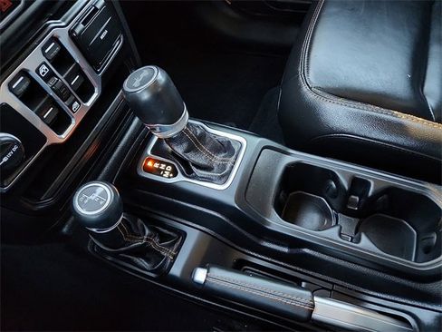 Used 2021 Jeep Wrangler Unlimited Sahara image 25