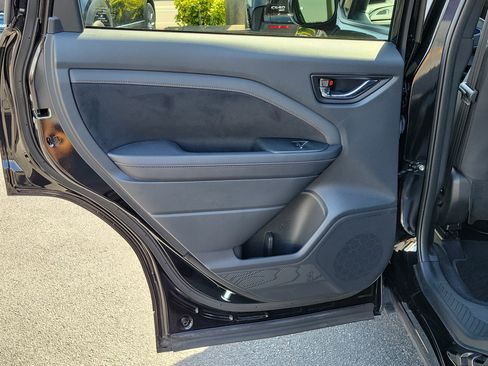 Used 2025 Subaru Forester Touring AWD/4WD image 11