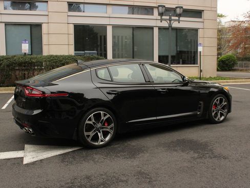 Used 2018 Kia Stinger GT2 image 7