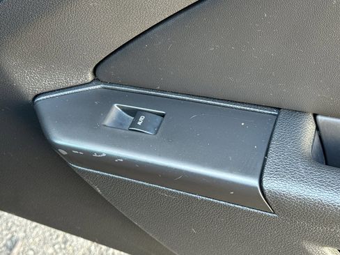 Used 2013 Ford Mustang Coupe RWD image 21