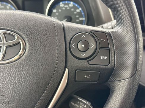 Used 2018 Toyota RAV4 LE w/ All Weather Liner Package AWD/4WD image 17