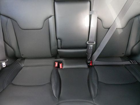 Used 2022 Jeep Compass Latitude image 13