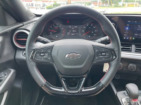 Used 2024 Chevrolet Trax RS w/ Driver Confidence Package FWD image 10