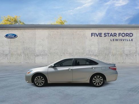 Used 2015 Toyota Camry XLE w/ Moonroof Package FWD image 5