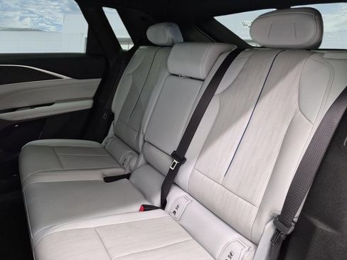 Certified 2024 Cadillac Lyriq Luxury AWD/4WD image 25