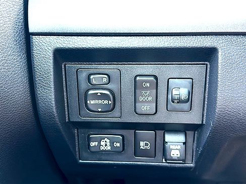 Used 2021 Toyota Tundra SR5 w/ SR5 Upgrade Package image 35