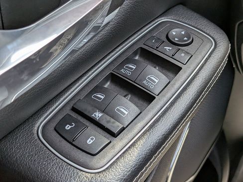 Used 2024 RAM 1500 Laramie AWD/4WD image 24