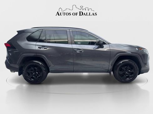 Used 2021 Toyota RAV4 LE FWD image 9