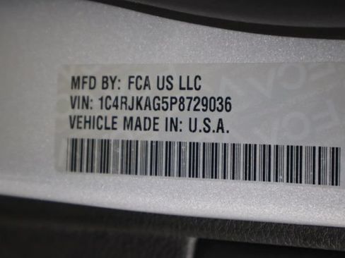 Used 2023 Jeep Grand Cherokee L Laredo AWD/4WD image 41