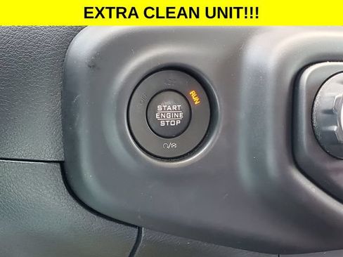 Used 2023 Jeep Gladiator Sport AWD/4WD image 13