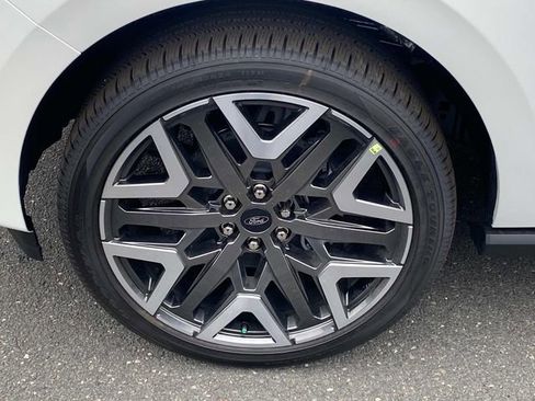 New 2026 Ford Expedition Platinum w/ Platinum Ultimate Package image 5