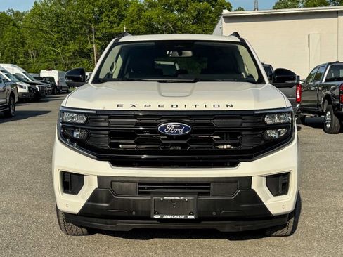 Used 2025 Ford Expedition Active AWD/4WD image 8