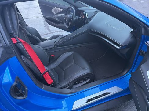 Used 2024 Chevrolet Corvette Stingray Preferred Cpe w/ Z51 Performance Package image 12