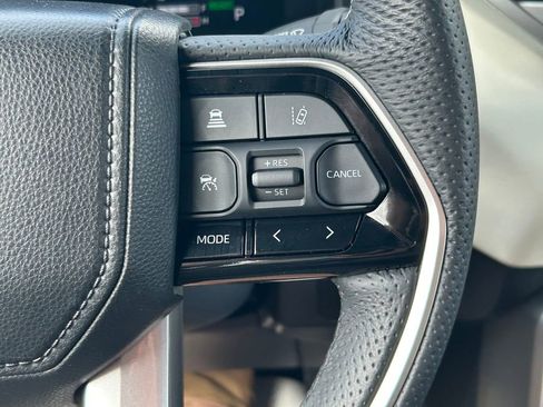 Used 2025 Toyota Sequoia Capstone AWD/4WD image 50