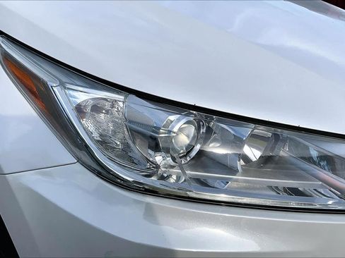 Used 2018 Toyota Highlander XLE AWD/4WD image 26
