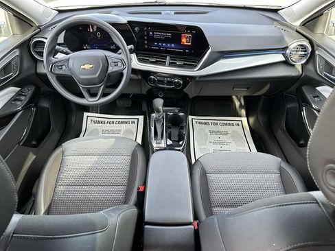 Used 2025 Chevrolet Trax LT image 20