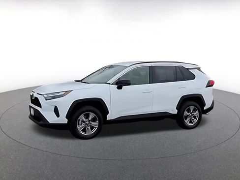 Used 2025 Toyota RAV4 LE image 4