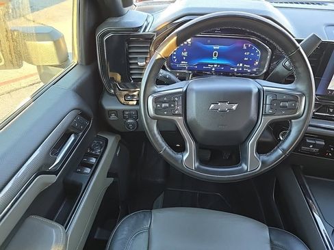 Used 2024 Chevrolet Silverado 2500 ZR2 w/ Technology Package image 34