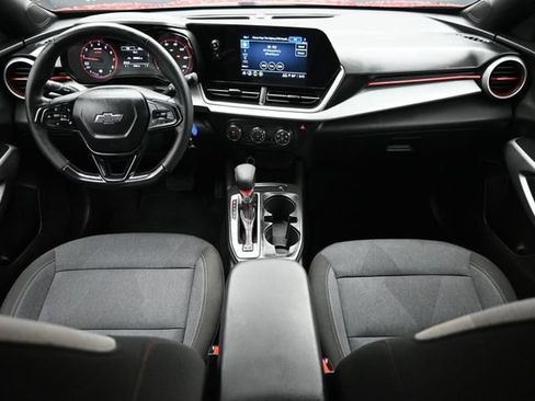 Used 2024 Chevrolet Trax RS w/ Driver Confidence Package FWD image 11