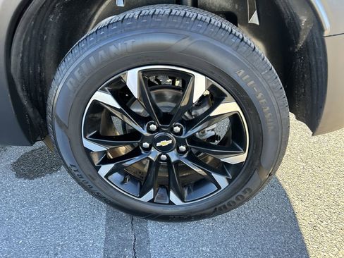 Used 2022 Chevrolet TrailBlazer LT w/ Convenience Package image 9