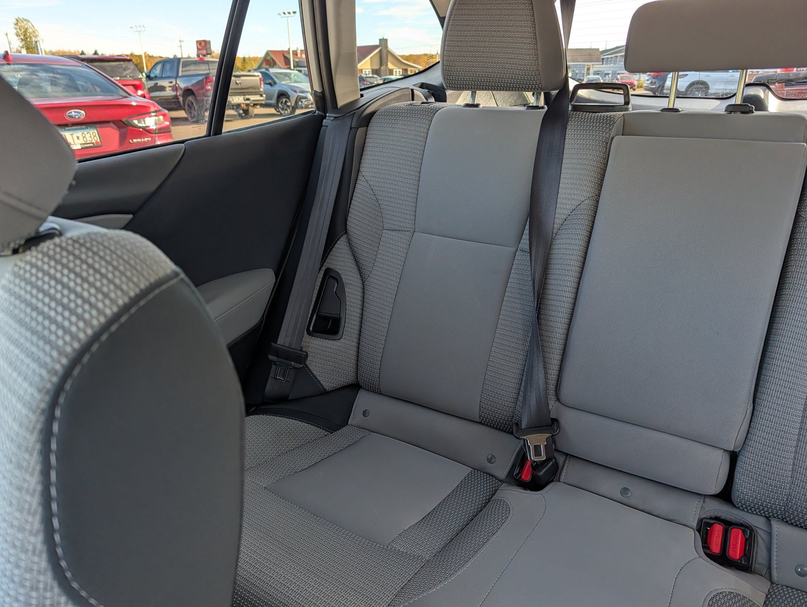 Used 2025 Subaru Outback Premium AWD/4WD image 12