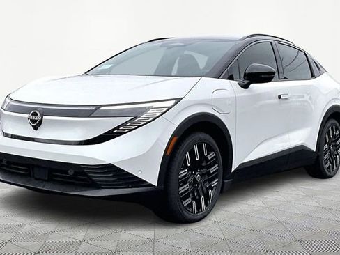 New 2026 Nissan Leaf Platinum+ w/ Cargo Package (Platinum+) image 2