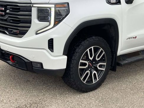 Used 2024 GMC Sierra 1500 AT4 image 9