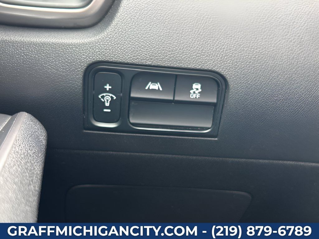Used 2022 Kia Sorento LX FWD image 32