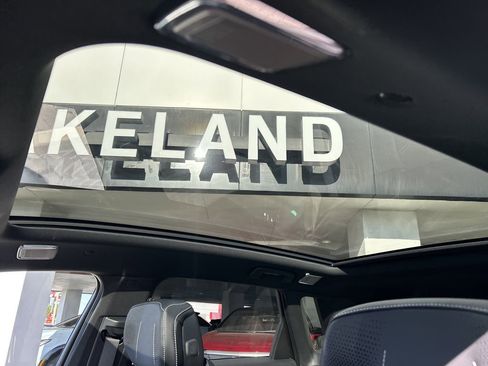 New 2026 Cadillac Lyriq Premium Luxury image 18