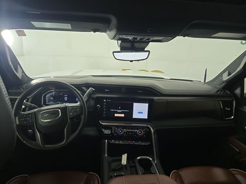 Used 2024 GMC Sierra 2500 Denali Ultimate image 14