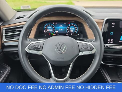 Used 2024 Volkswagen Atlas SE AWD/4WD image 16