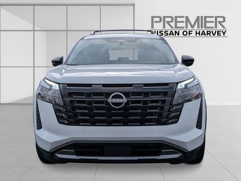 New 2026 Nissan Pathfinder SL FWD image 7