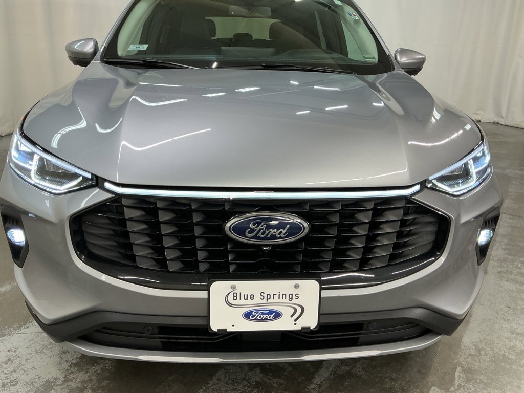 Used 2024 Ford Escape Platinum w/ Premium Technology Package AWD/4WD image 18