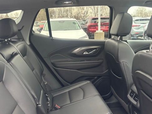 Used 2023 GMC Terrain SLT w/ Infotainment Package II image 17