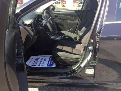 Used 2016 Chevrolet Cruze LT w/ Sun And Sound Package FWD image 22