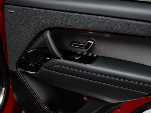 Used 2024 Land Rover Range Rover Sport SE image 75