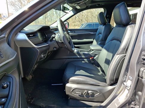 New 2026 Jeep Grand Cherokee Limited Reserve image 9