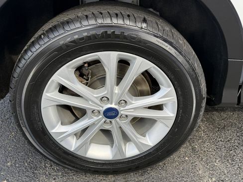 Used 2018 Ford Escape SEL image 24