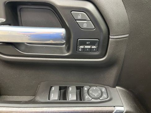 Used 2022 Chevrolet Silverado 1500 LTZ AWD/4WD image 29