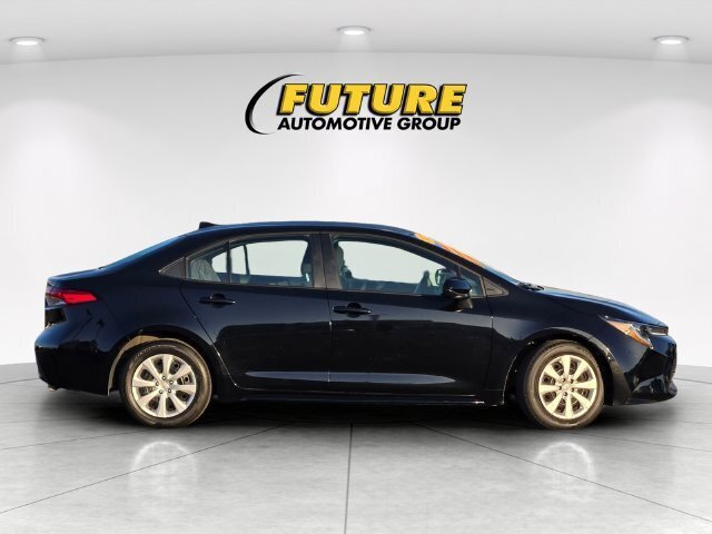 Certified 2025 Toyota Corolla LE FWD image 4