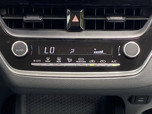 Certified 2024 Toyota Corolla LE FWD image 31