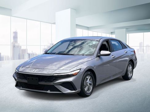 Used 2025 Hyundai Elantra SE FWD image 1