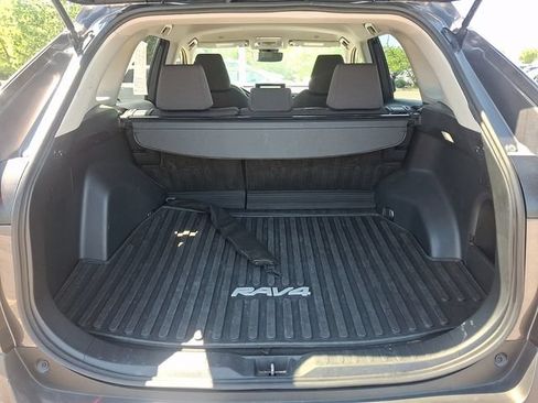 Used 2025 Toyota RAV4 XLE AWD/4WD image 24