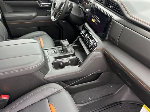 New 2026 GMC Sierra 1500 AT4 w/ AT4 Preferred Package image 14