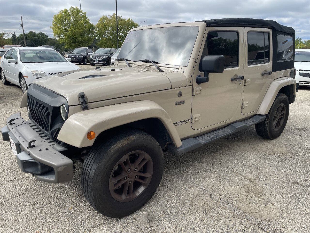 Used 2016 Jeep Wrangler Unlimited Sahara AWD/4WD image 5