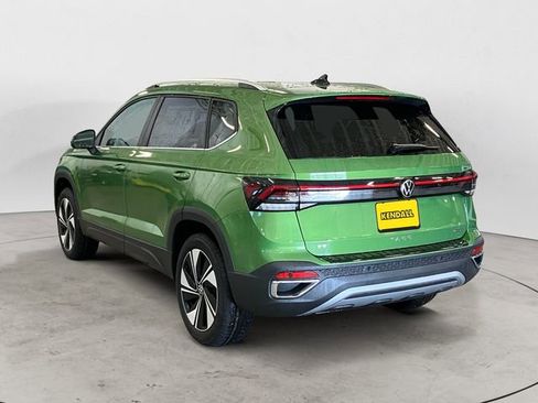 New 2026 Volkswagen Taos SE image 4