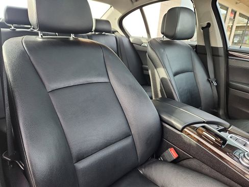 Used 2013 BMW 528i xDrive Sedan image 32
