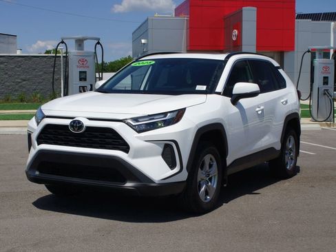 Used 2025 Toyota RAV4 XLE w/ Convenience Package FWD image 24
