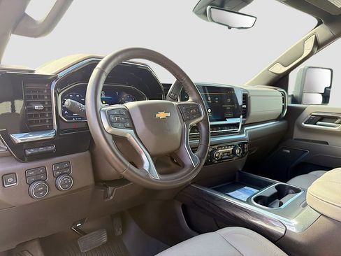 Used 2025 Chevrolet Silverado 2500 LTZ w/ LTZ Premium Package AWD/4WD image 9