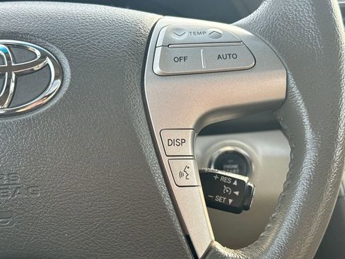 Used 2011 Toyota Camry image 19